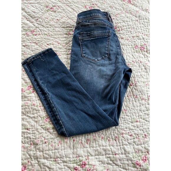 Democracy Women's Size 6 Blue Wash Distressed 'AB' Technology Skinny Jeans - Picture 4 of 10